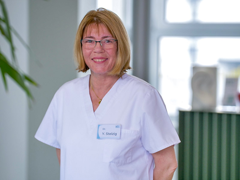 Dr. Yvonne Stelzig
